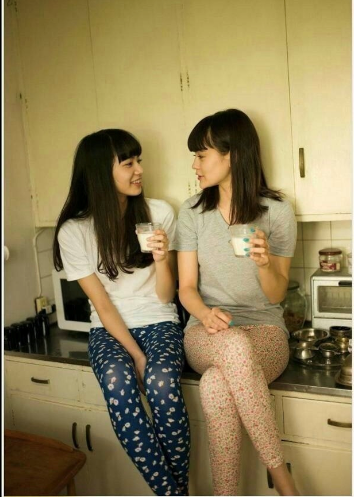 日本美女模特小松菜奈和Emma閨蜜写真 10