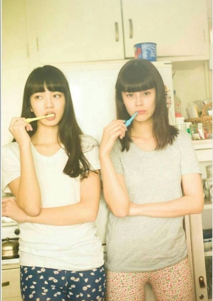 日本美女模特小松菜奈和Emma閨蜜写真 11