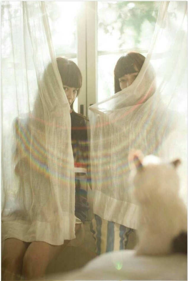日本美女模特小松菜奈和Emma閨蜜写真 14