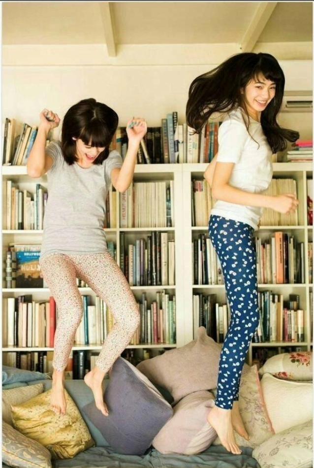 日本美女模特小松菜奈和Emma閨蜜写真 19