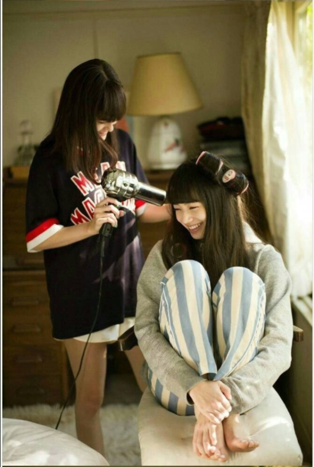 日本美女模特小松菜奈和Emma閨蜜写真 38