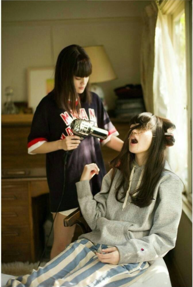 日本美女模特小松菜奈和Emma閨蜜写真 39