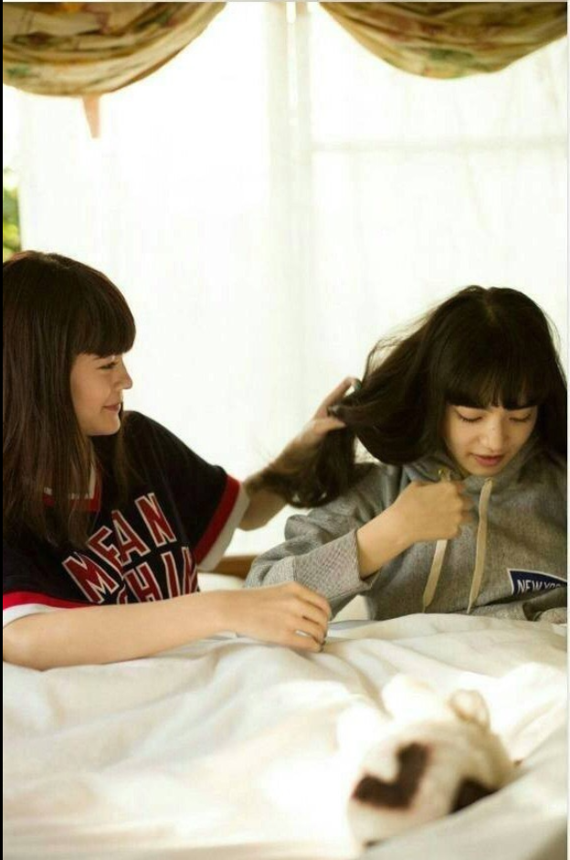 日本美女模特小松菜奈和Emma閨蜜写真 43