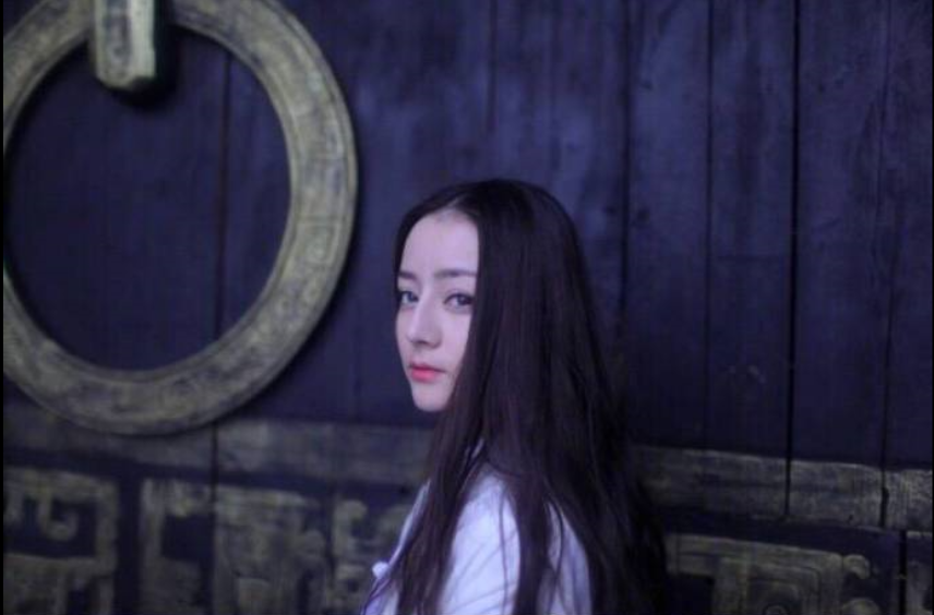 新疆美女明星迪丽热巴白色素衣古装写真 5