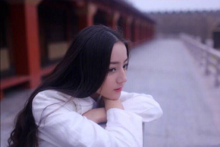 新疆美女明星迪丽热巴白色素衣古装写真 10