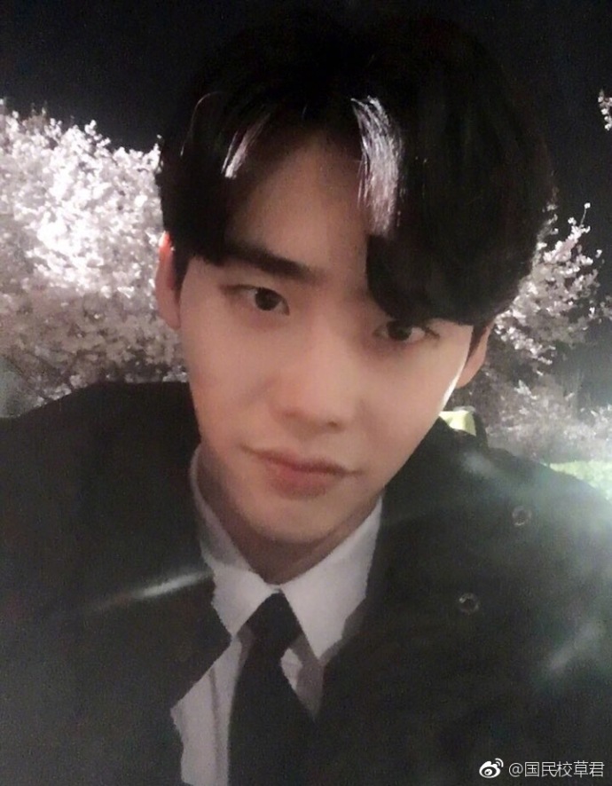 白净少年校草帅哥图片_随便拉一个当男朋友吧 5