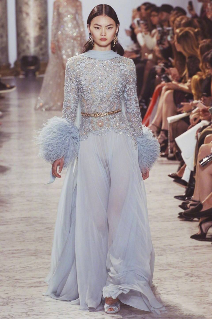 欧美美女迪拜的名媛Elie Saab 2017秋冬高级成衣图片 6