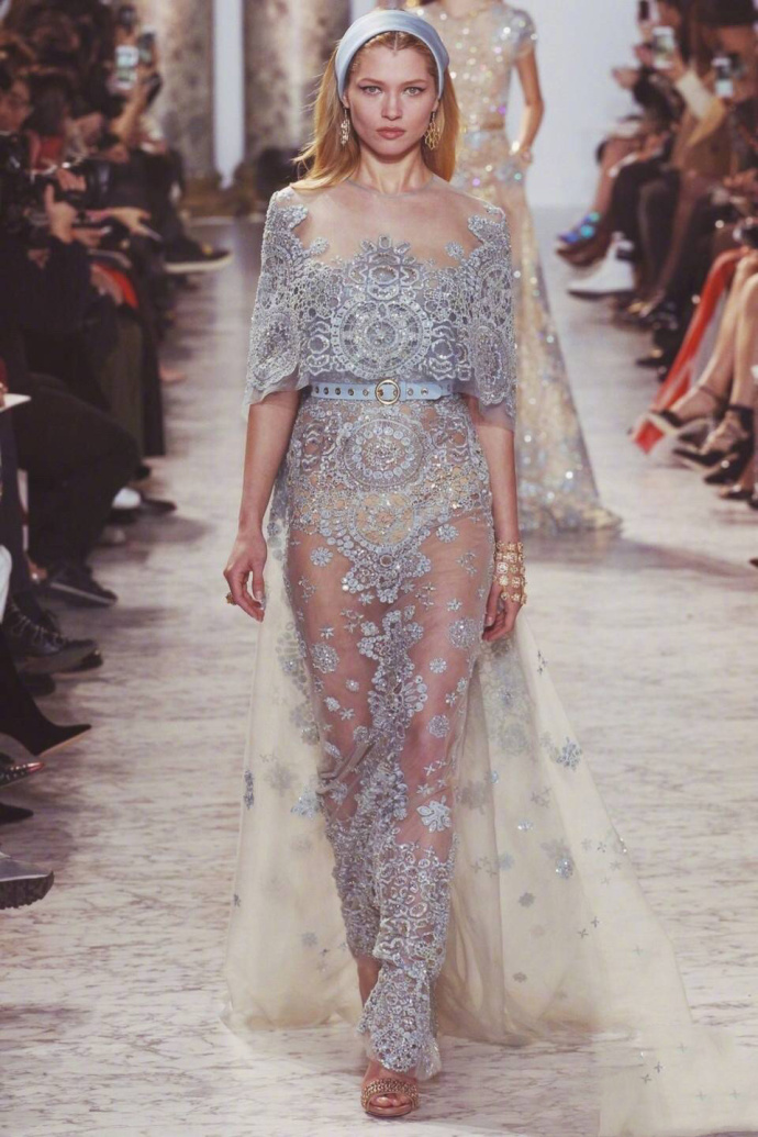 欧美美女迪拜的名媛Elie Saab 2017秋冬高级成衣图片 7