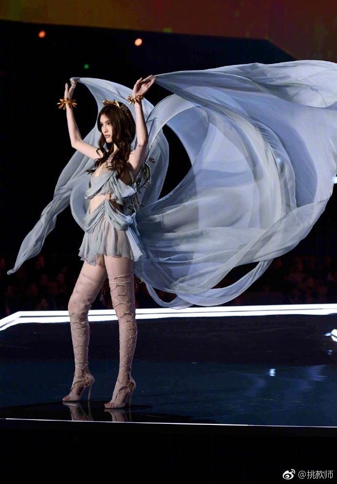 国际超模何穗forVSFashion Show 维多利亚秘密秀2017这 7