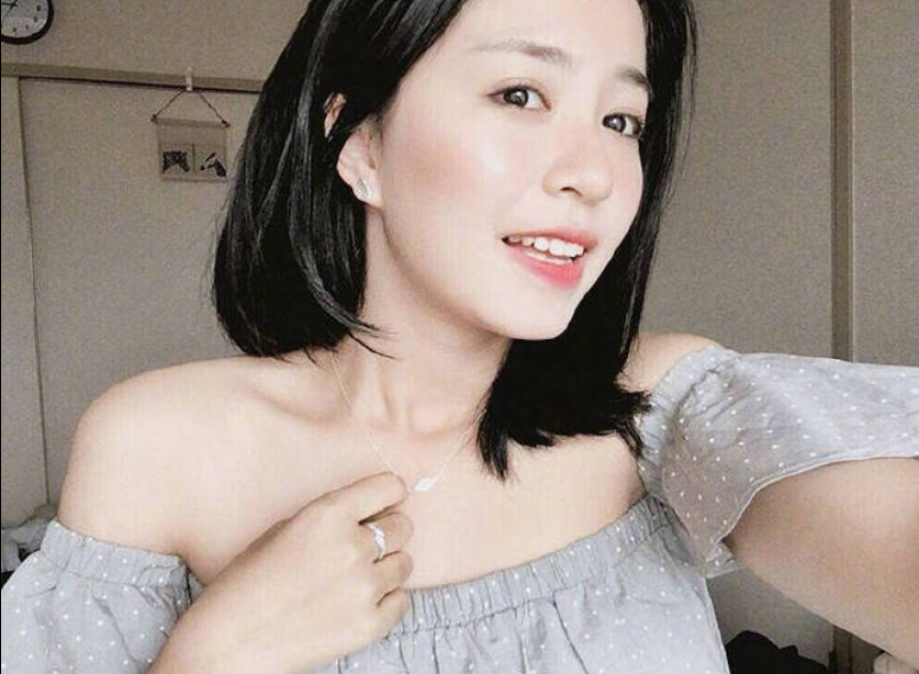 齐肩发的女孩日常自拍照 8