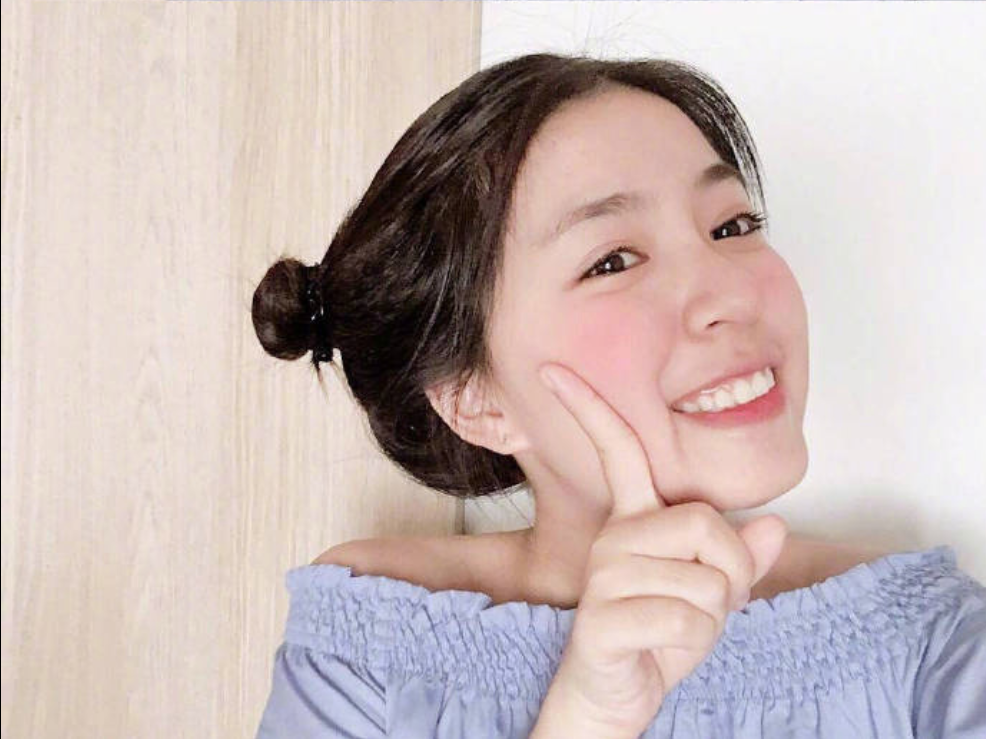 齐肩发的女孩日常自拍照 15