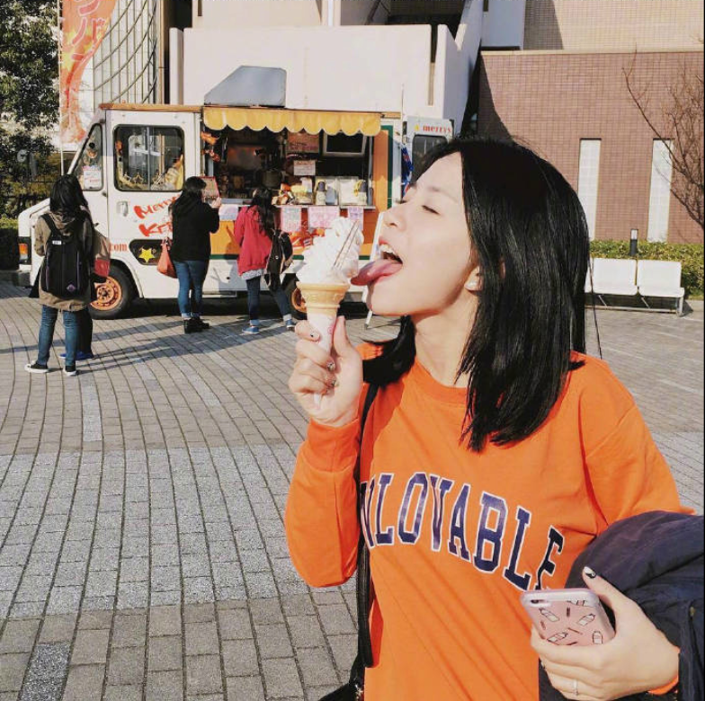 齐肩发的女孩日常自拍照 18