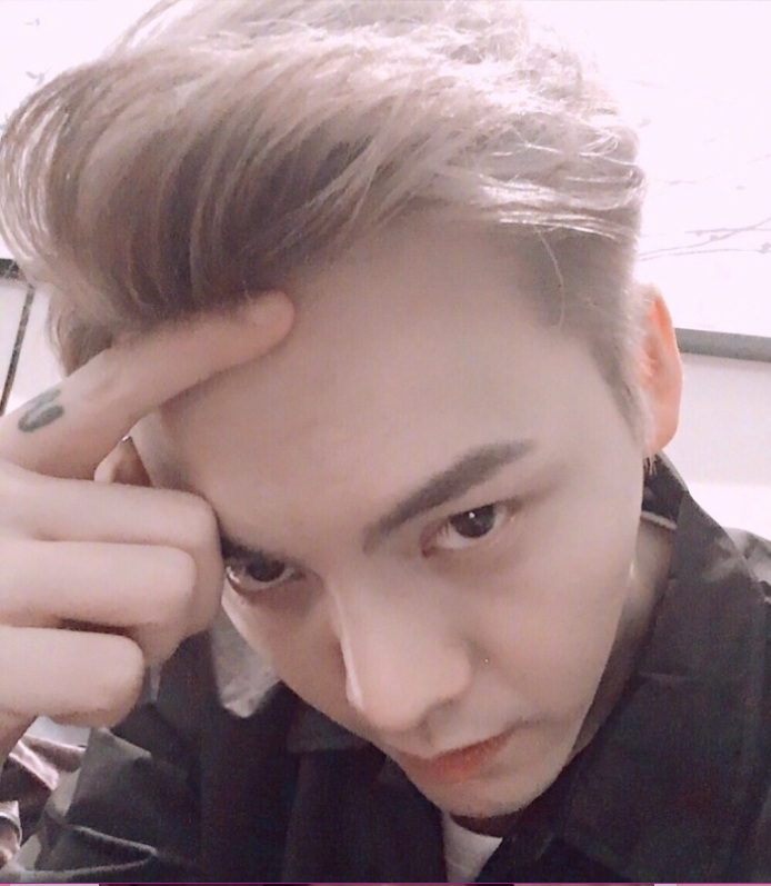 早上好香港男明星帅哥陈伟霆的老婆团上线了吗 7