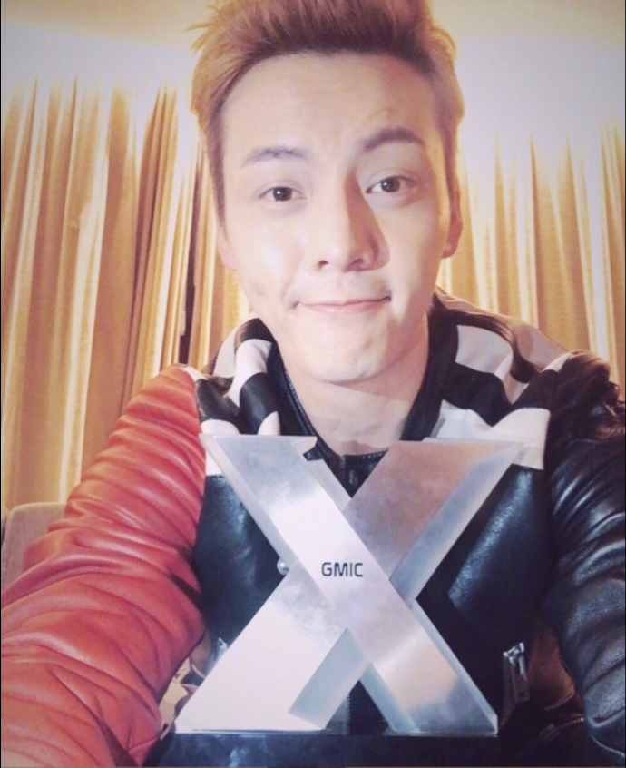 早上好香港男明星帅哥陈伟霆的老婆团上线了吗 8