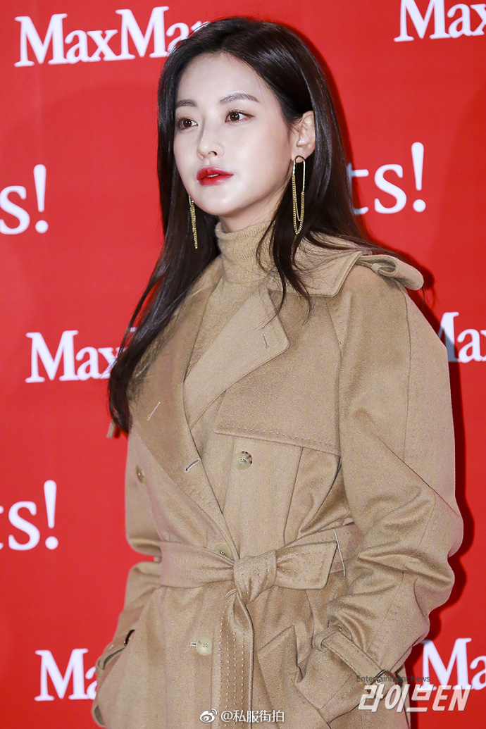 韩国美女明星吴妍书私服街拍首尔出席MaxMara品牌 5