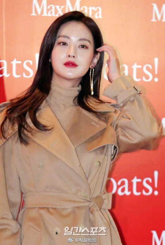 韩国美女明星吴妍书私服街拍首尔出席MaxMara品牌 6
