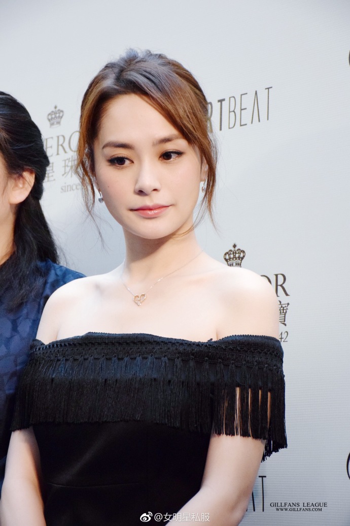 香港美女明星阿娇钟欣潼Galvan London连身裤现身上 7