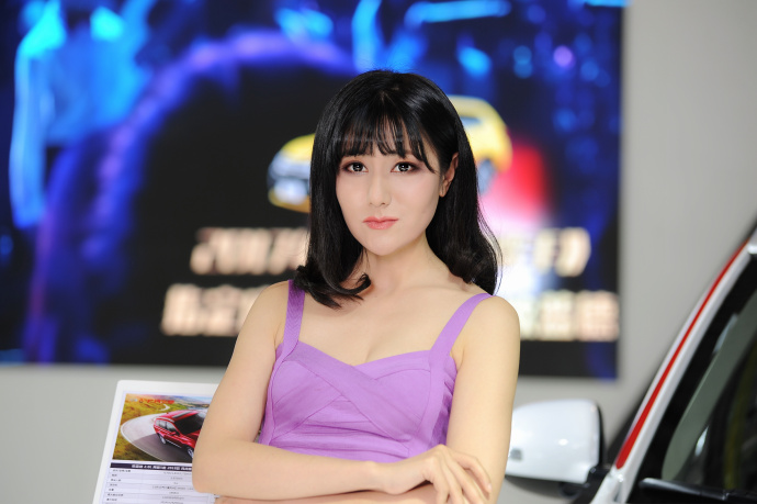 厦门国际车展性感模特周艺聪图片 4