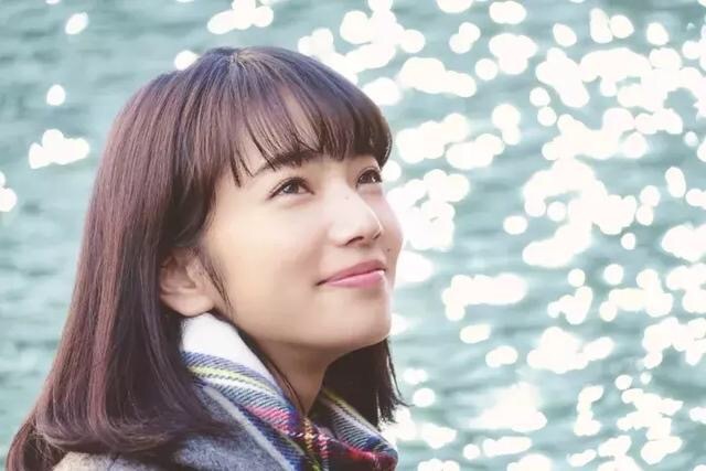 日本美女模特小松菜奈美图 3