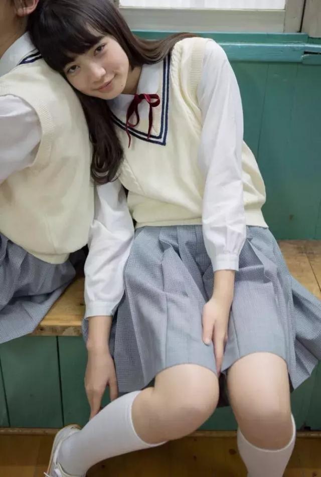 日本美女模特小松菜奈美图 4