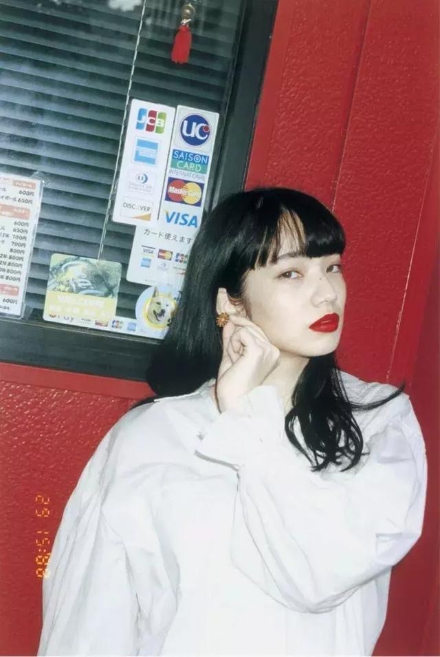 日本美女模特小松菜奈美图 8
