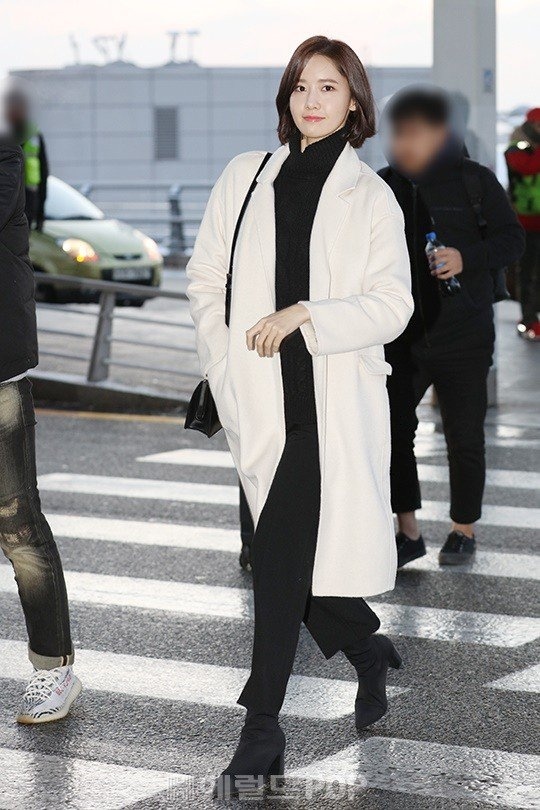 韩国女团少女时代允儿仁川机场前往塞班岛参加 8