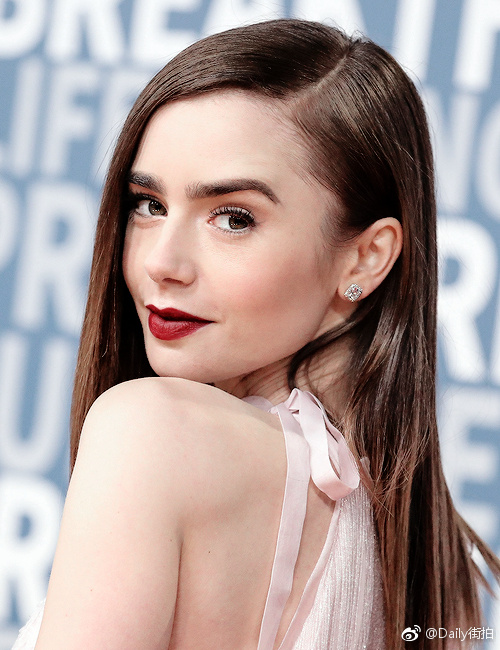 欧美美女大美妞Lily Collins出席活动的美照一组 5