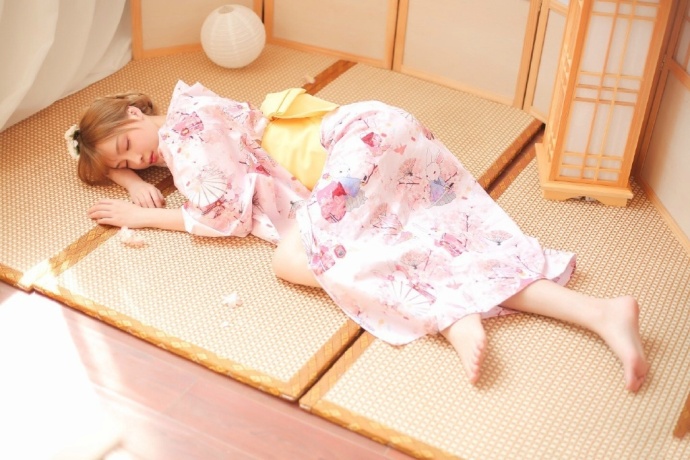 清纯刘海美女日本和服唯美写真 6