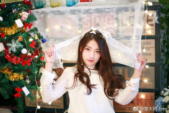 清纯美女夜猫神圣诞节清纯写真 8