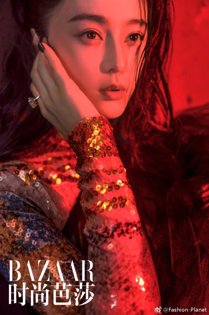山东大眼美女明星范冰冰登上中国版《时尚芭莎 2