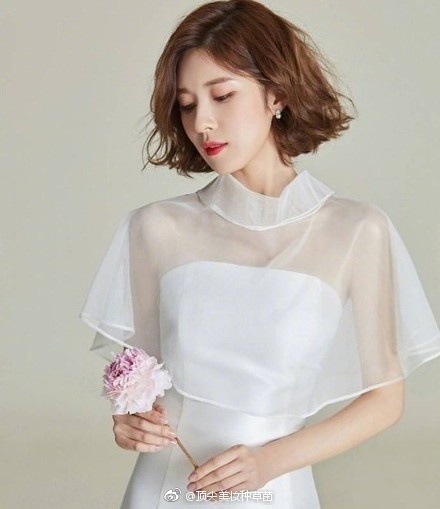 准新娘的发型与礼服搭配参考