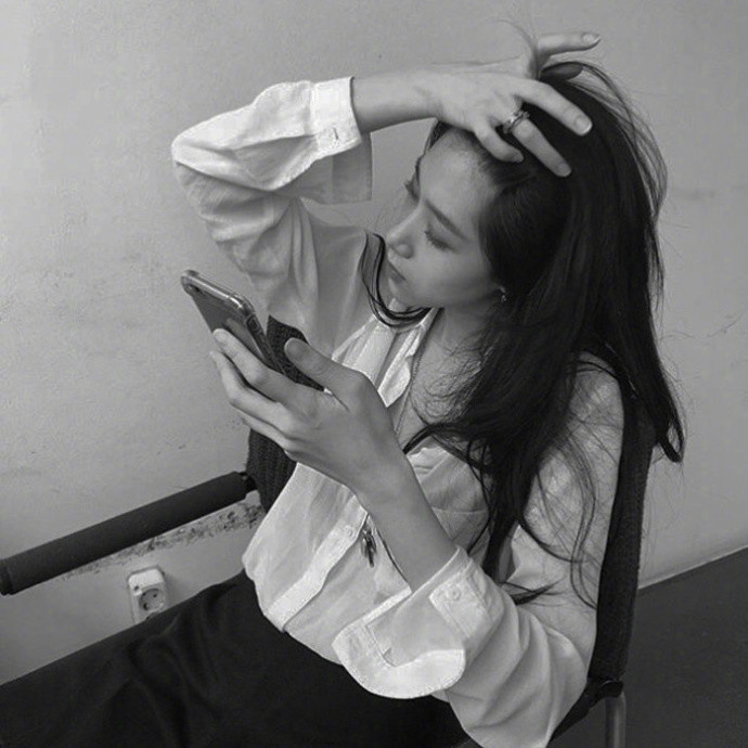 黑白头像女生_qq女生黑白头像集 4