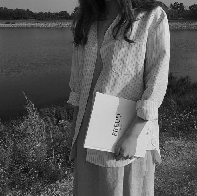 黑白头像女生_qq女生黑白头像集 6