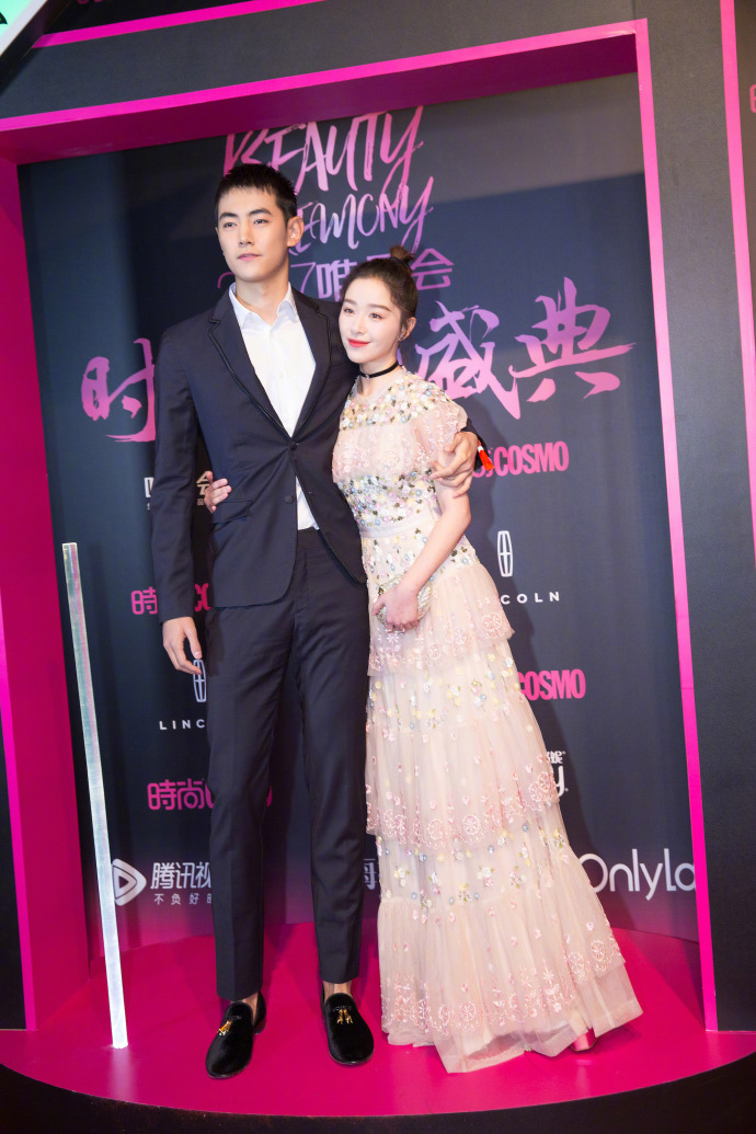 东北美女明星阚清子出席​COSMO时尚美丽盛典礼服 7