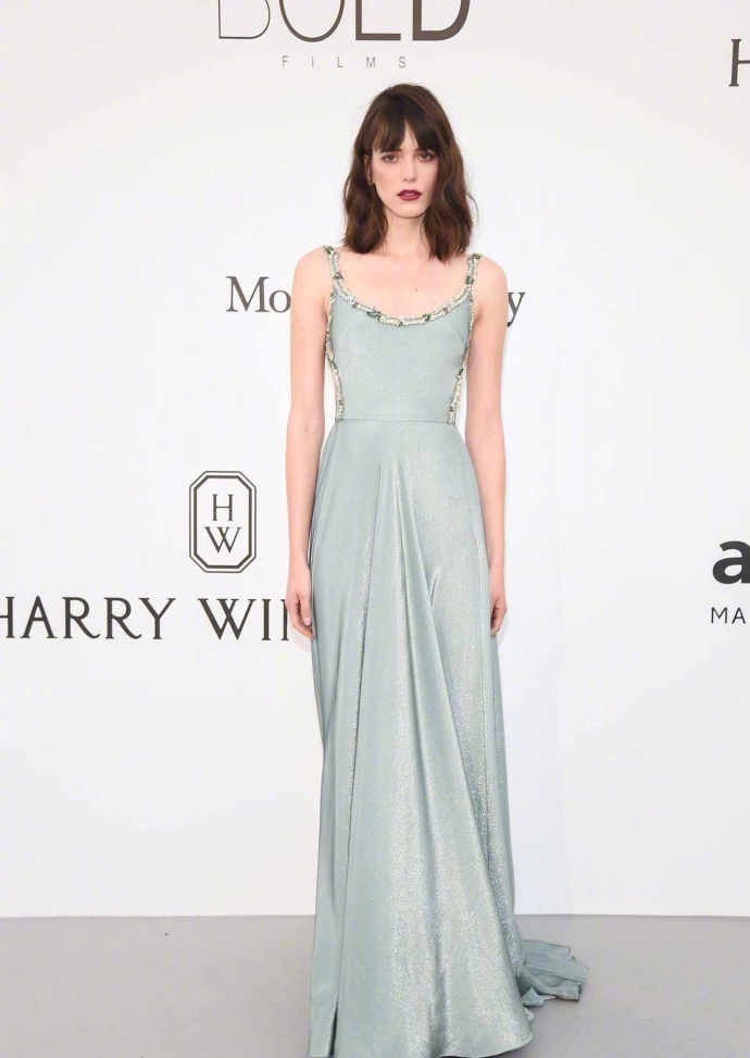 欧美美女明星汀妹Stacy Martin高级的性冷淡脸图片 4
