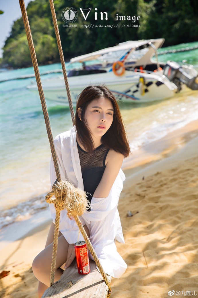 热门美女九鲤儿海边沙滩性感写真 4