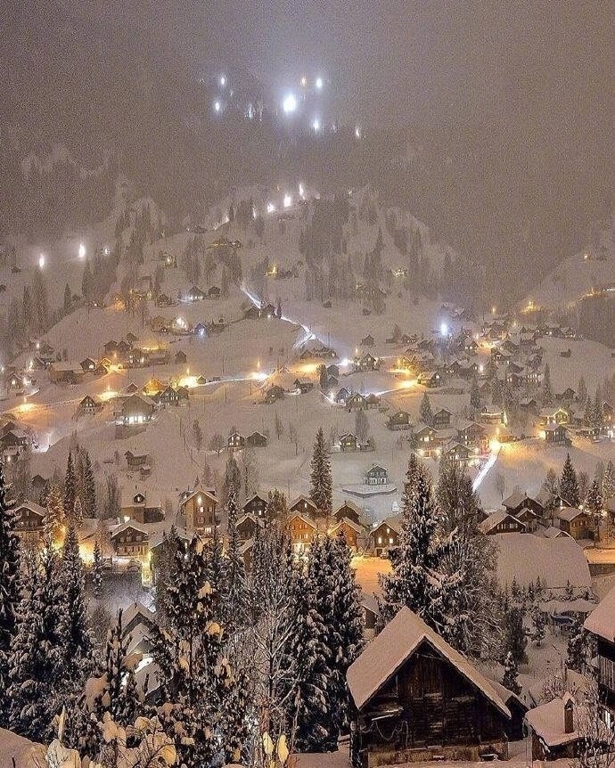 瑞士夜晚的雪景仿佛进入童话世界一样 6