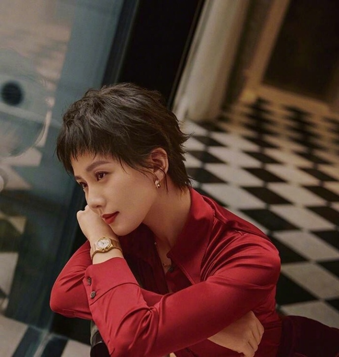 北京美女明星刘诗诗《周末画报》STYLE版封面短发 4