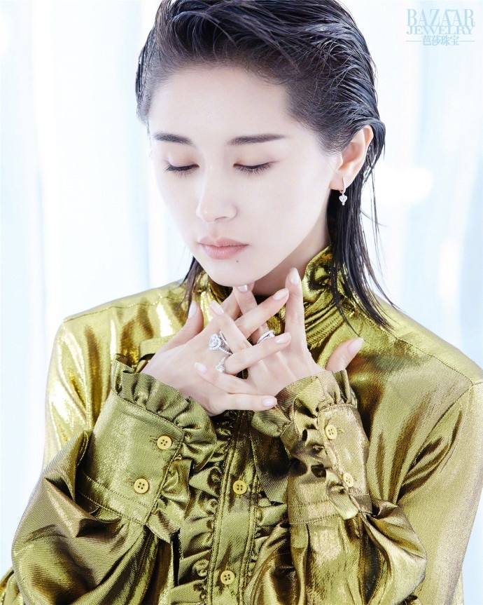 鬼马精灵成都美女明星王子文湿发白裙显性感优 6