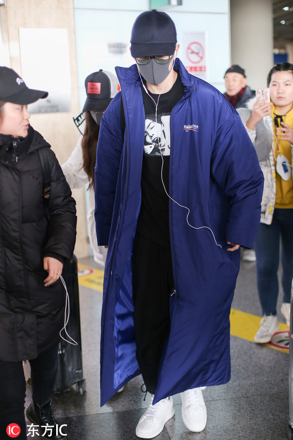 小鲜肉明星帅哥刘昊然机场时尚街拍Balenciaga x 4