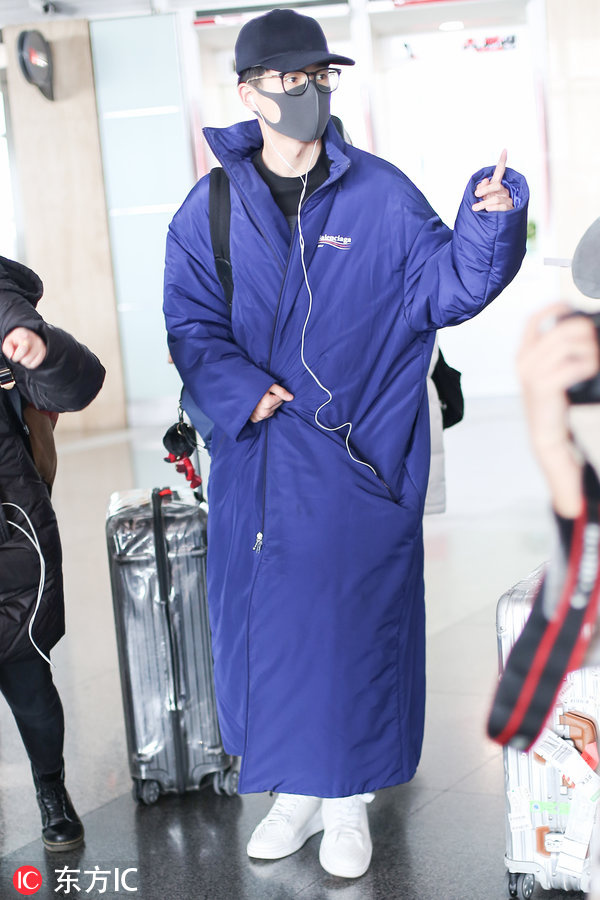 小鲜肉明星帅哥刘昊然机场时尚街拍Balenciaga x 5