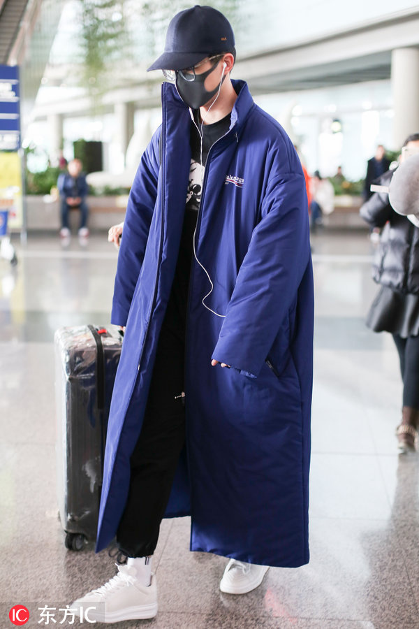 小鲜肉明星帅哥刘昊然机场时尚街拍Balenciaga x 6