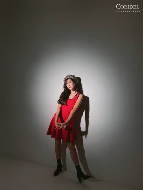 韩国美女明星郑秀妍2018新年台历美图 9