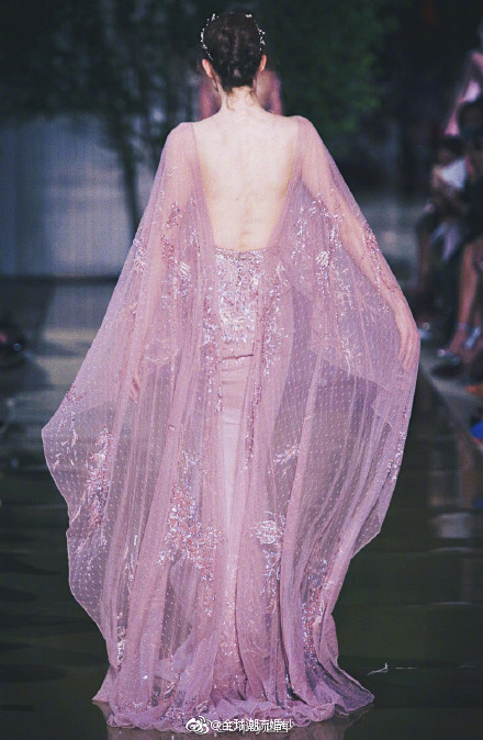 Zuhair Murad Couture Fall 2017｜美由背而来礼服图片 9
