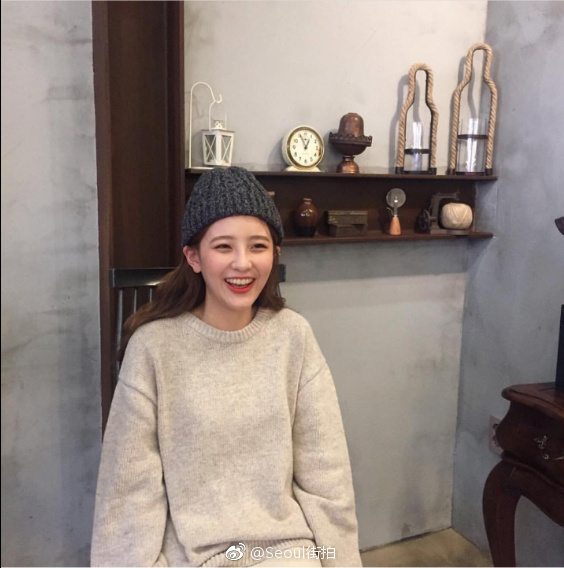 阳光美女自拍_自信的女生都爱笑所以她们运气好 3