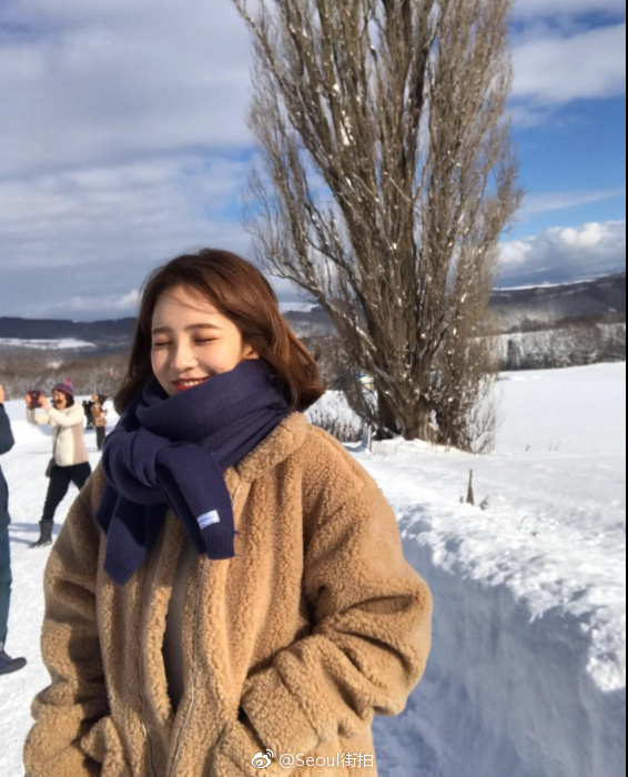 阳光美女自拍_自信的女生都爱笑所以她们运气好 7