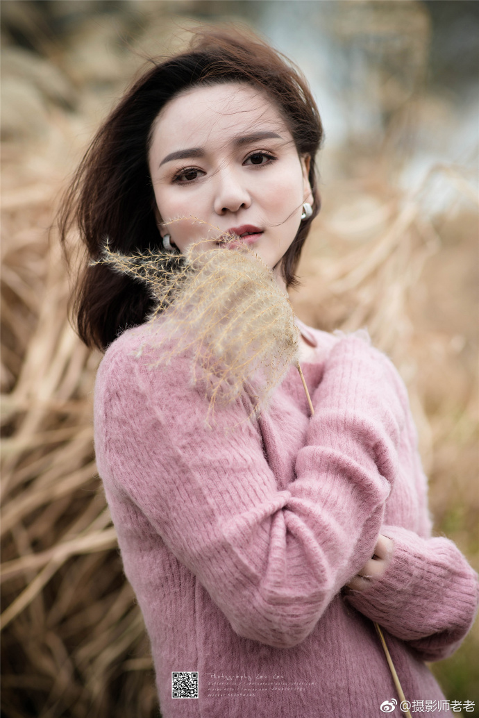 清纯美女SUSU深冬的芦苇唯美图片 2