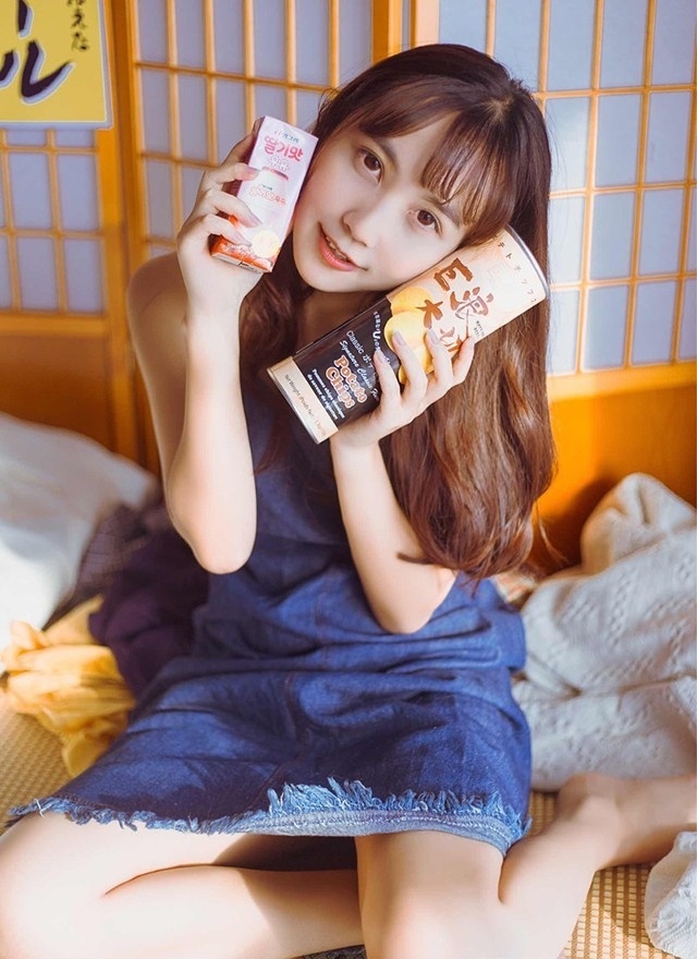 牛仔裙日系清纯美女清新脱俗图片 6