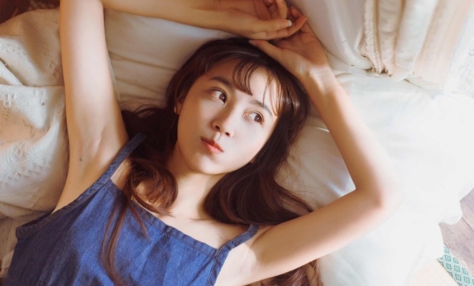牛仔裙日系清纯美女清新脱俗图片 8