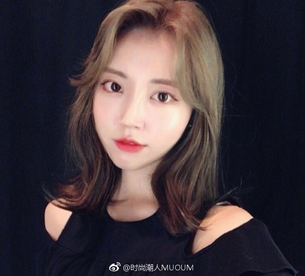 半熟气质hair style齐肩卷发美女自拍照 6